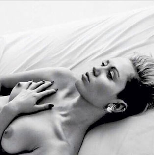 Miley Cyrus topless photo instagram
